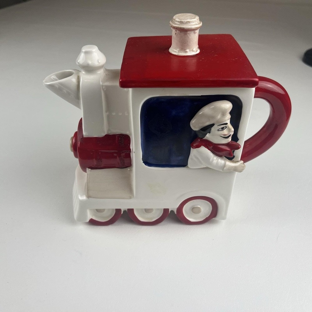 Tastesetter by Sigma Train Teapot Ceramic Chef Conductor Locomotive Japan